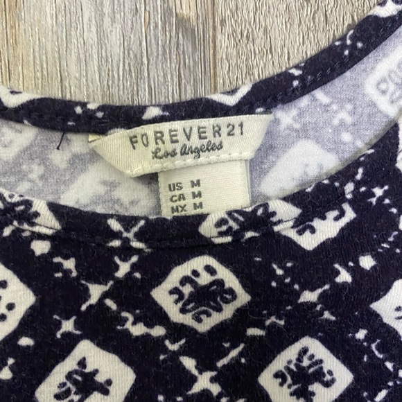 Forever 21, cropped t-shirt - Picture 2 of 2